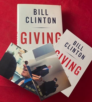 Item #6079 Giving: How Each of Us Can Change the World (SIGNED 1ST). Bill CLINTON